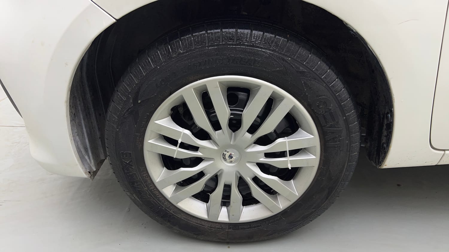 Used 2022 Maruti Suzuki Celerio VXi CNG Cng Manual tyres LEFT FRONT TYRE RIM VIEW