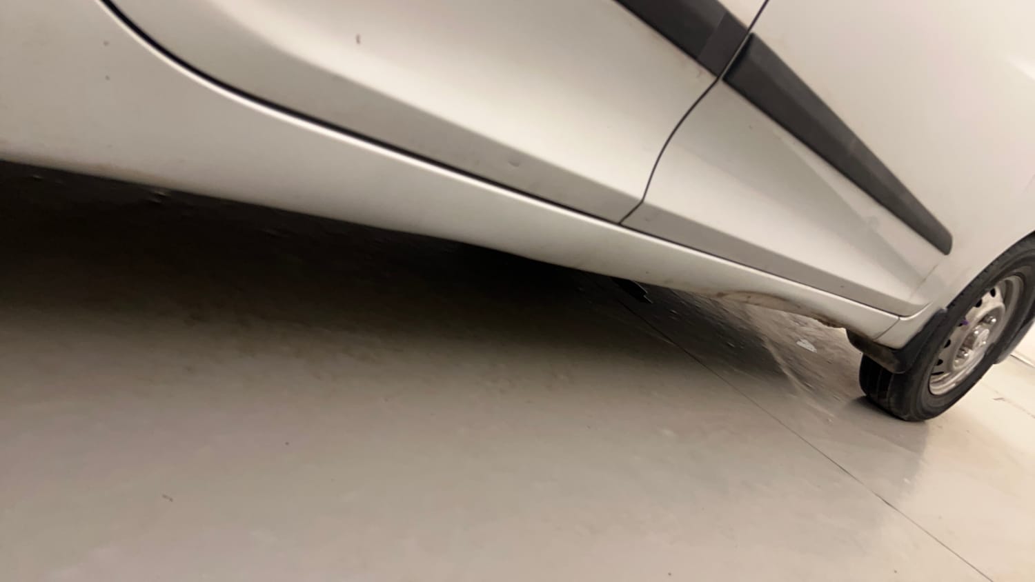 Used 2016 Hyundai Eon Era + Petrol Manual dents MINOR DENT