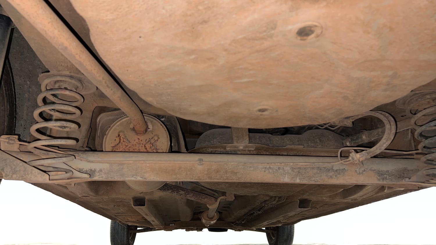 Used 2017 Renault Kwid CLIMBER 1.0 AMT Petrol Automatic extra REAR UNDERBODY VIEW (TAKEN FROM REAR)