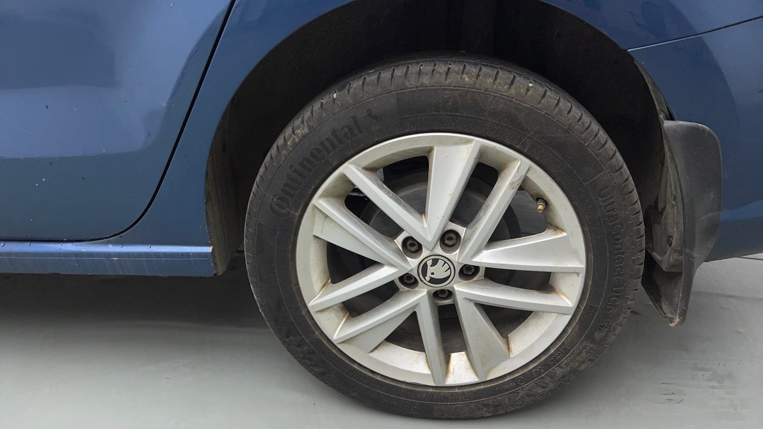 Used 2018 Skoda Rapid Style 1.6 MPI Petrol Manual tyres LEFT REAR TYRE RIM VIEW