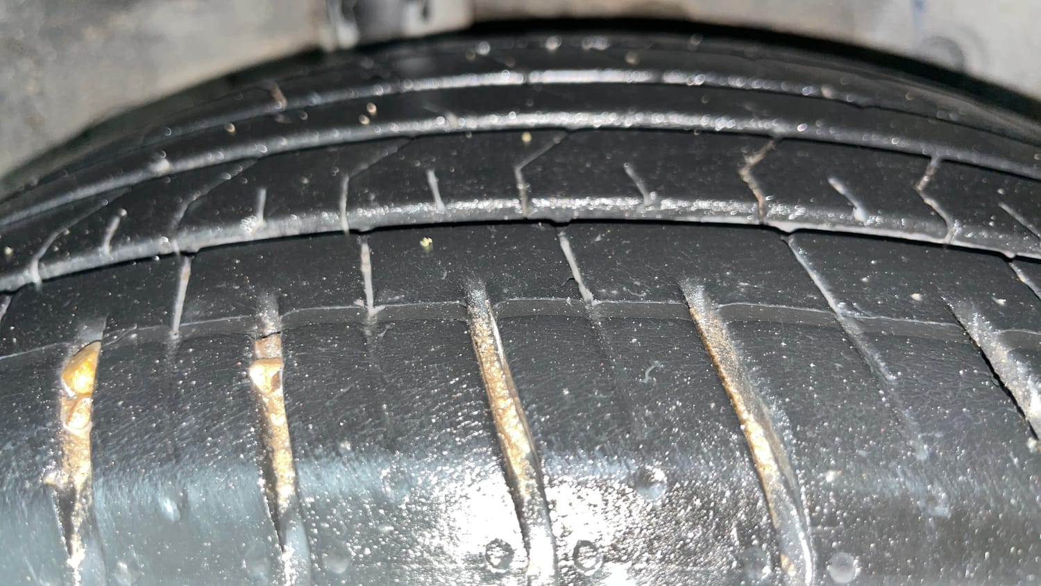 Used 2023 Hyundai Verna SX 1.5 Petrol IVT Petrol Automatic tyres RIGHT REAR TYRE TREAD VIEW