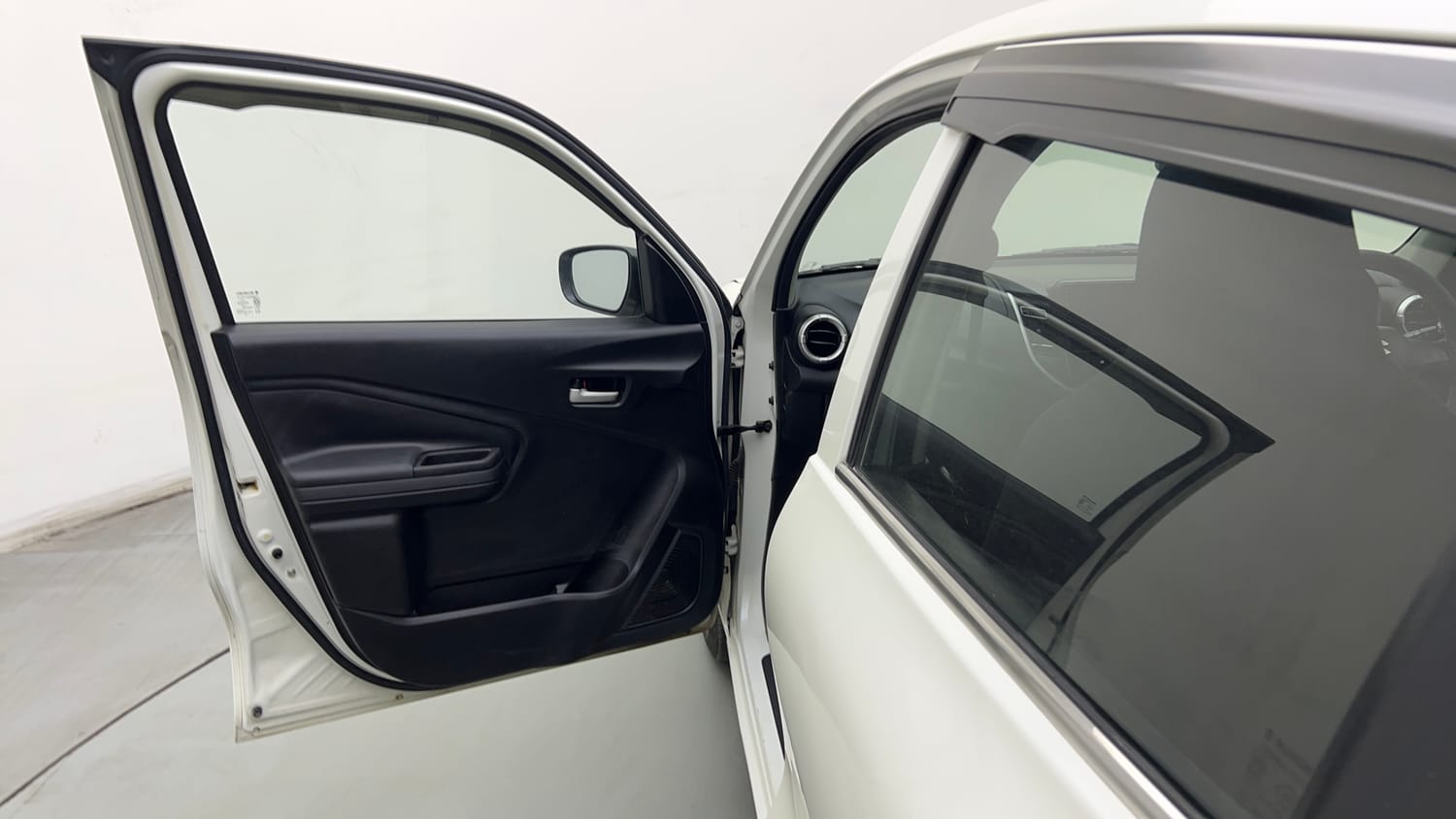 Used 2022 Maruti Suzuki Celerio VXi CNG Cng Manual interior LEFT FRONT DOOR OPEN VIEW
