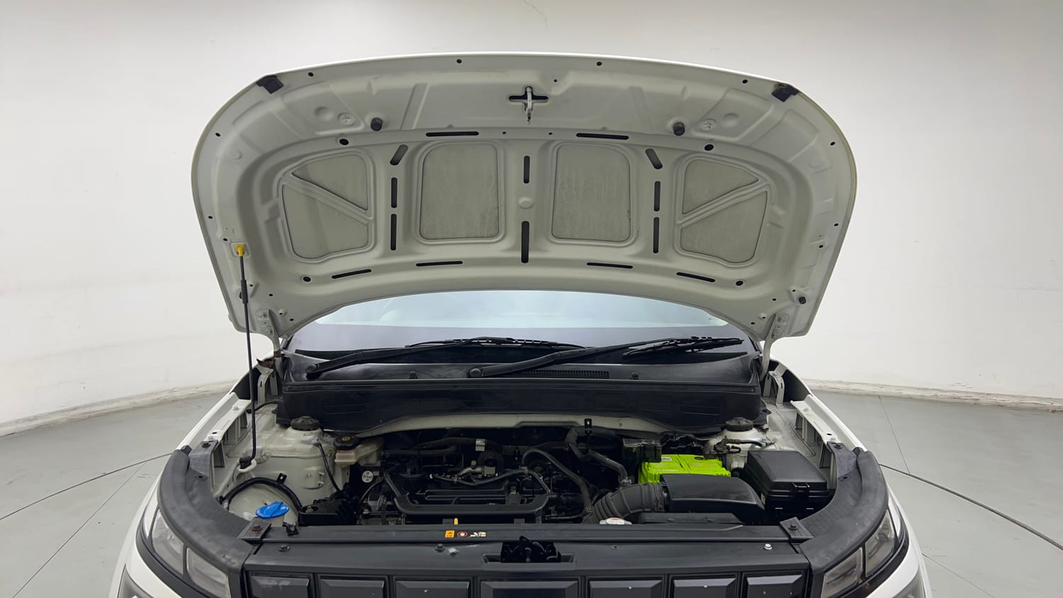 Used 2022 Hyundai Venue SX 1.2 Petrol Petrol Manual engine ENGINE & BONNET OPEN FRONT VIEW