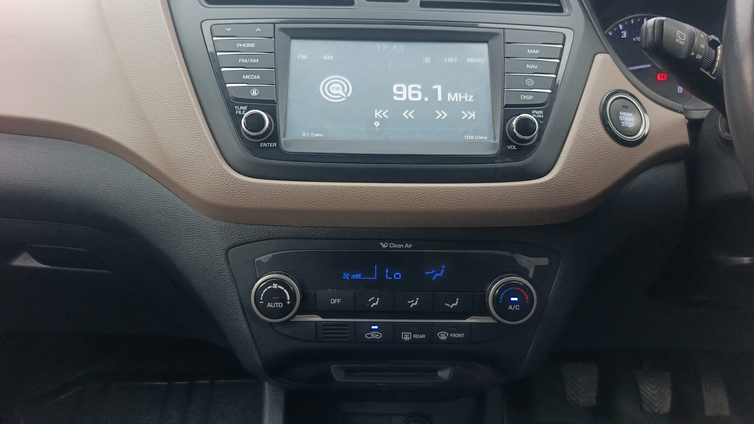 Used 2018 Hyundai Elite i20 Asta 1.2 Petrol Manual interior MUSIC SYSTEM & AC CONTROL VIEW