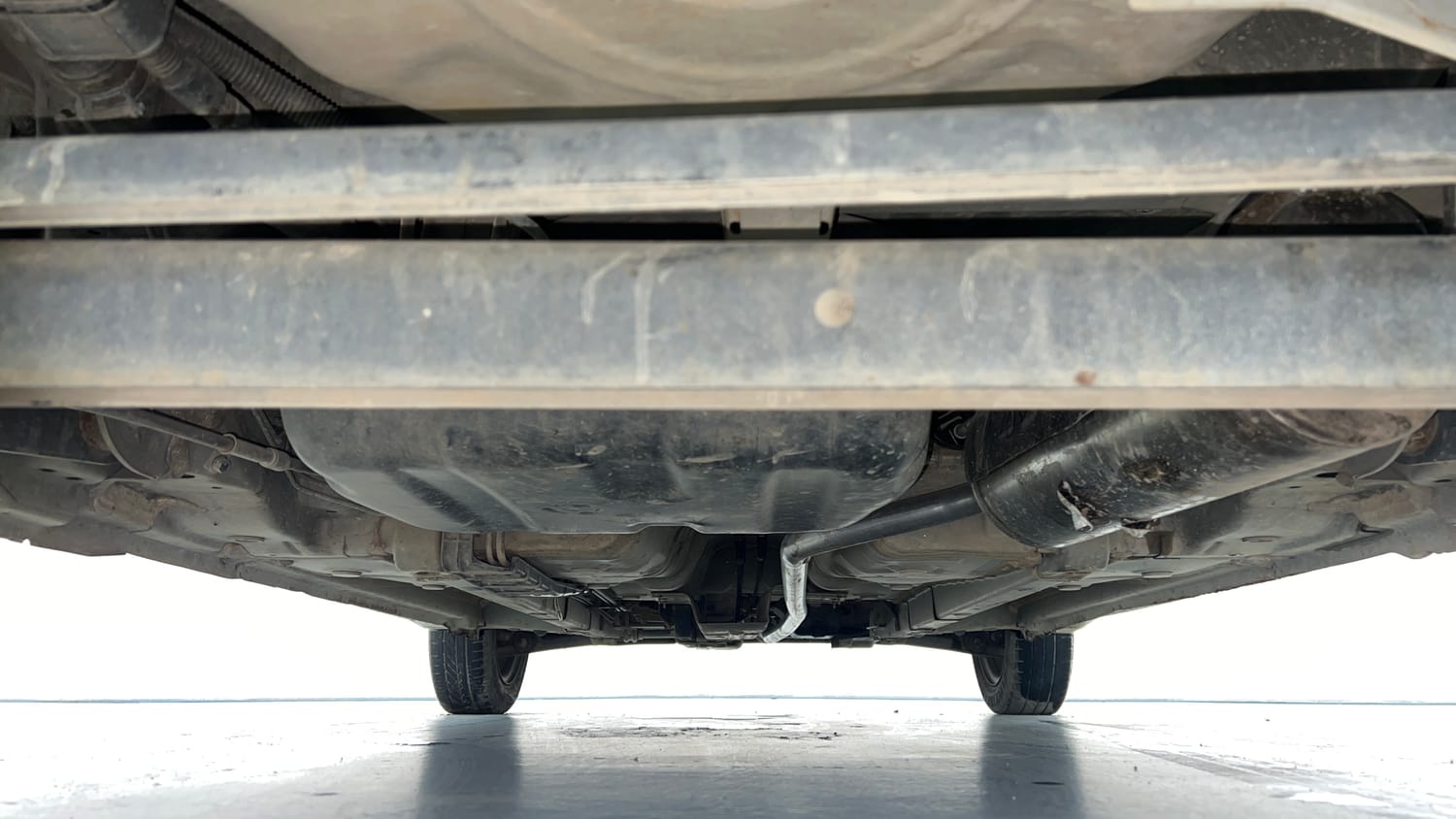 Used 2018 Hyundai Eon Era + AirBag Petrol Manual extra REAR UNDERBODY VIEW (TAKEN FROM REAR)