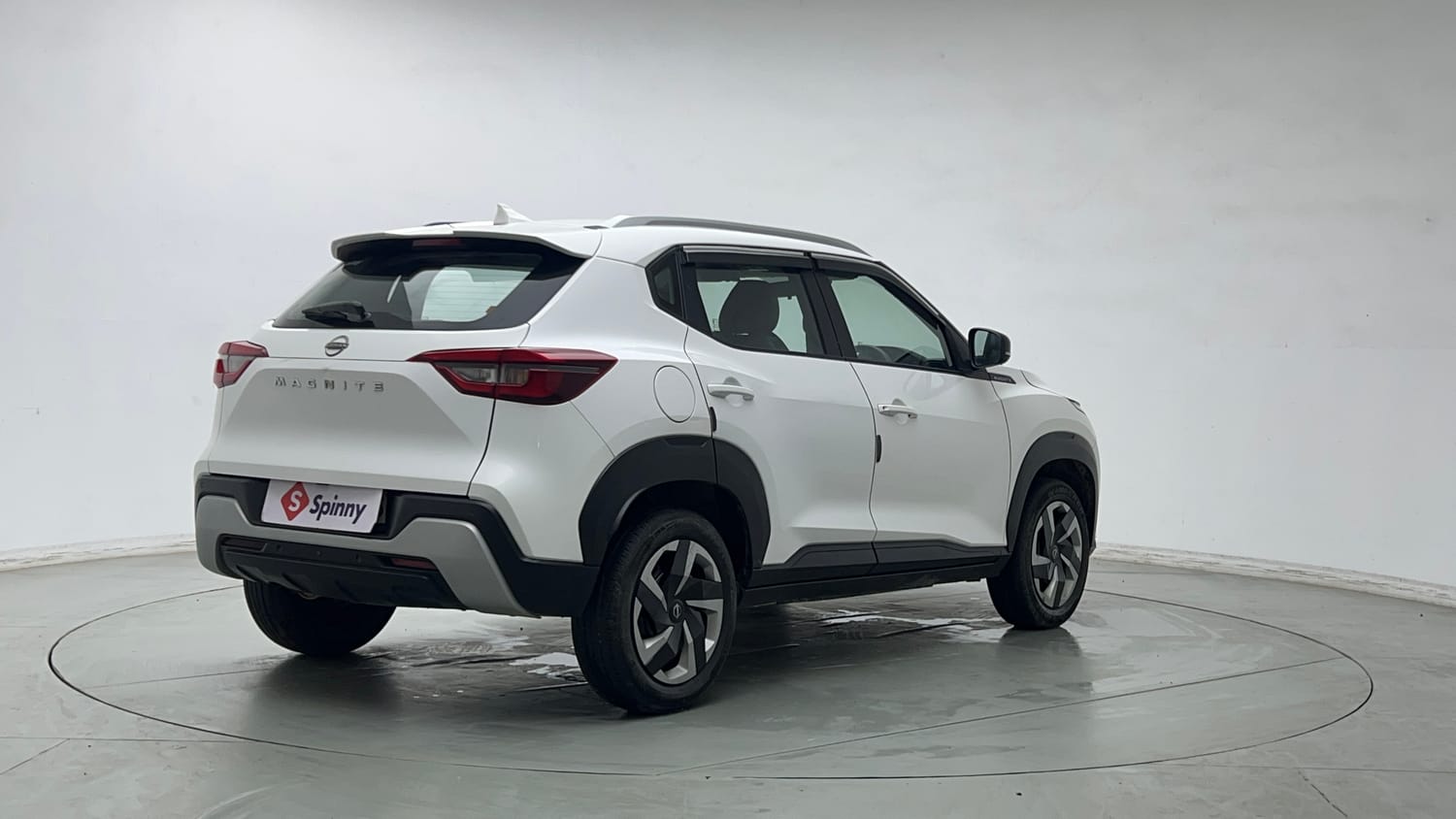 Used 2023 Nissan Magnite XL Petrol Manual exterior RIGHT REAR CORNER VIEW