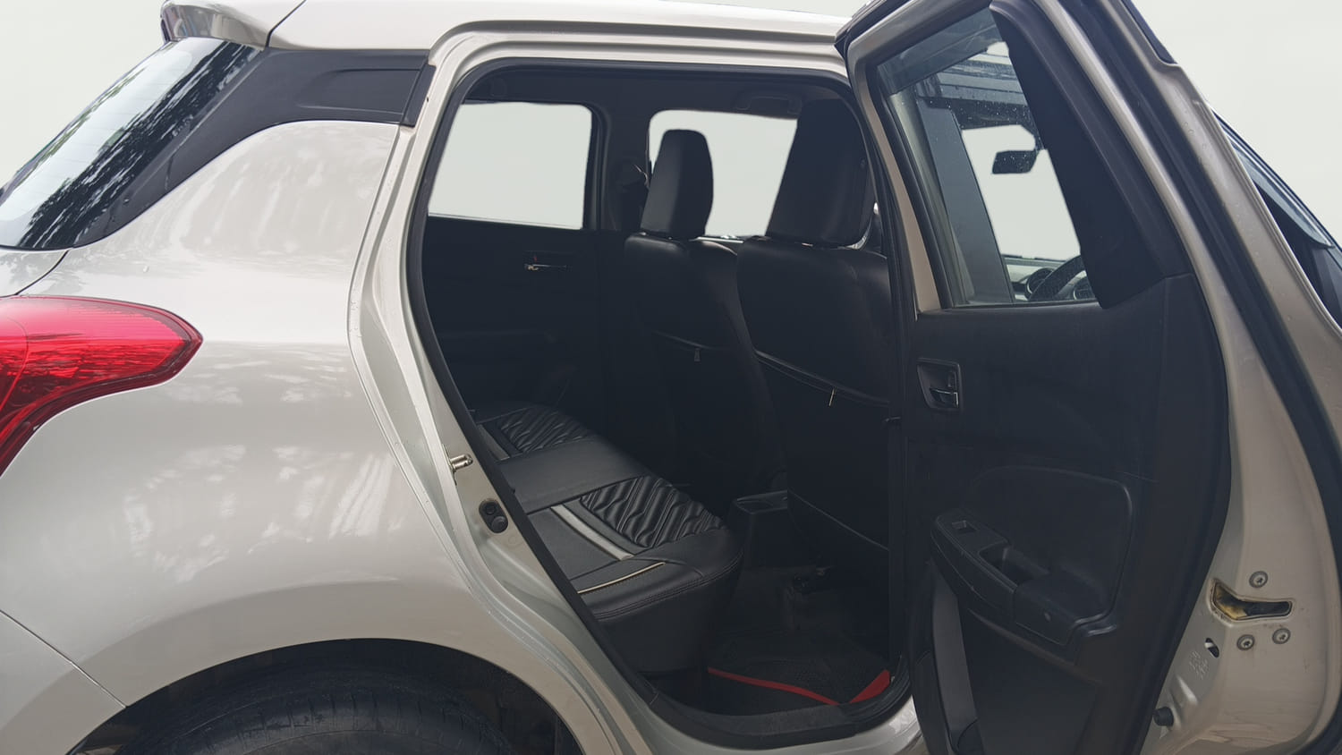Used 2020 Maruti Suzuki Swift ZXi Petrol Manual interior RIGHT SIDE REAR DOOR CABIN VIEW