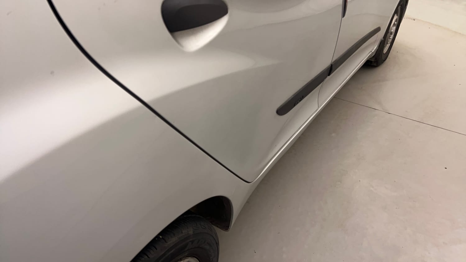 Used 2016 Hyundai Eon Era + Petrol Manual dents MINOR DENT