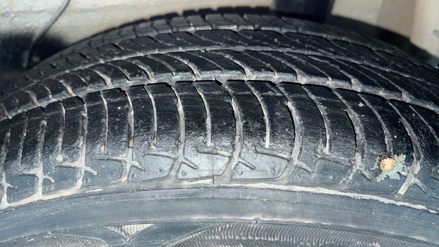 Used 2017 Maruti Suzuki Celerio ZXI (O) AMT Petrol Automatic tyres LEFT REAR TYRE TREAD VIEW