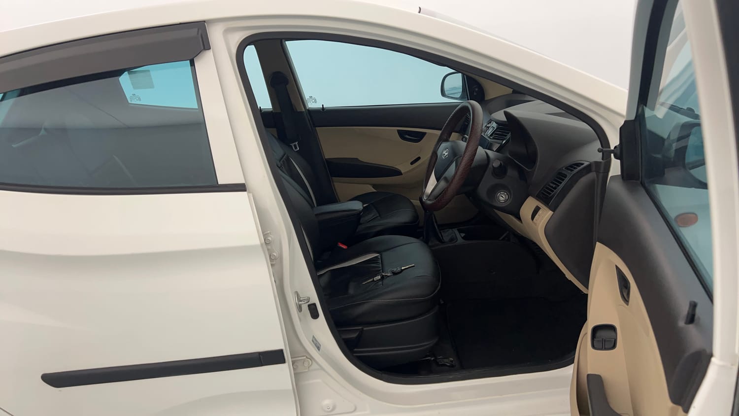 Used 2018 Hyundai Eon Era + AirBag Petrol Manual interior RIGHT SIDE FRONT DOOR CABIN VIEW