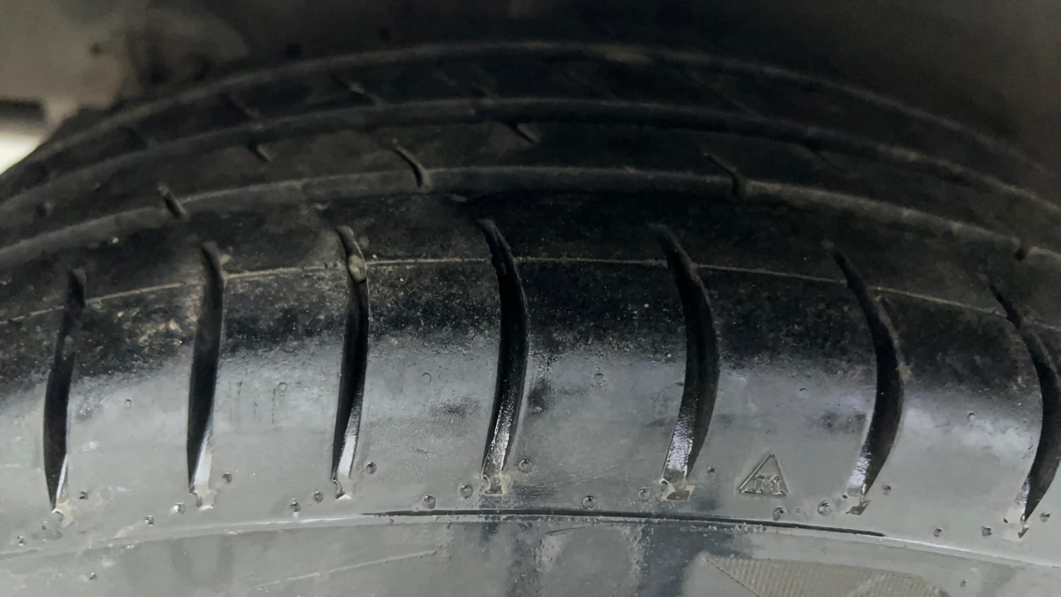 Used 2016 Hyundai Grand i10 Magna AT 1.2 Kappa VTVT Petrol Automatic tyres RIGHT REAR TYRE TREAD VIEW