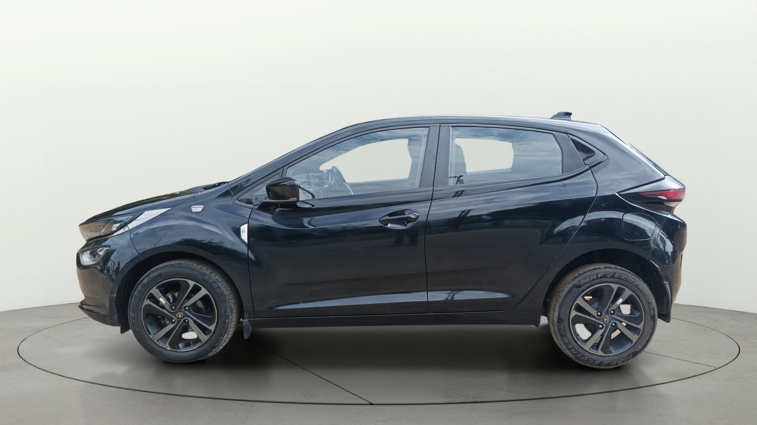 Used 2023 Tata Altroz XZA Plus (S) Dark Edition Petrol Automatic exterior LEFT SIDE VIEW
