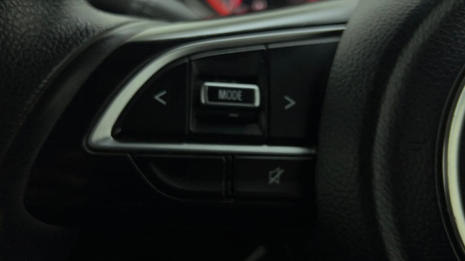 Used 2019 Maruti Suzuki Swift VXi AMT Petrol Automatic top_features Steering mounted controls