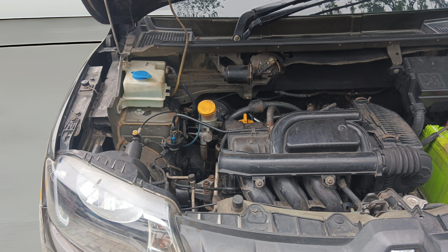 Used 2017 Renault Kwid 1.0 RXT Petrol Manual engine ENGINE RIGHT SIDE VIEW