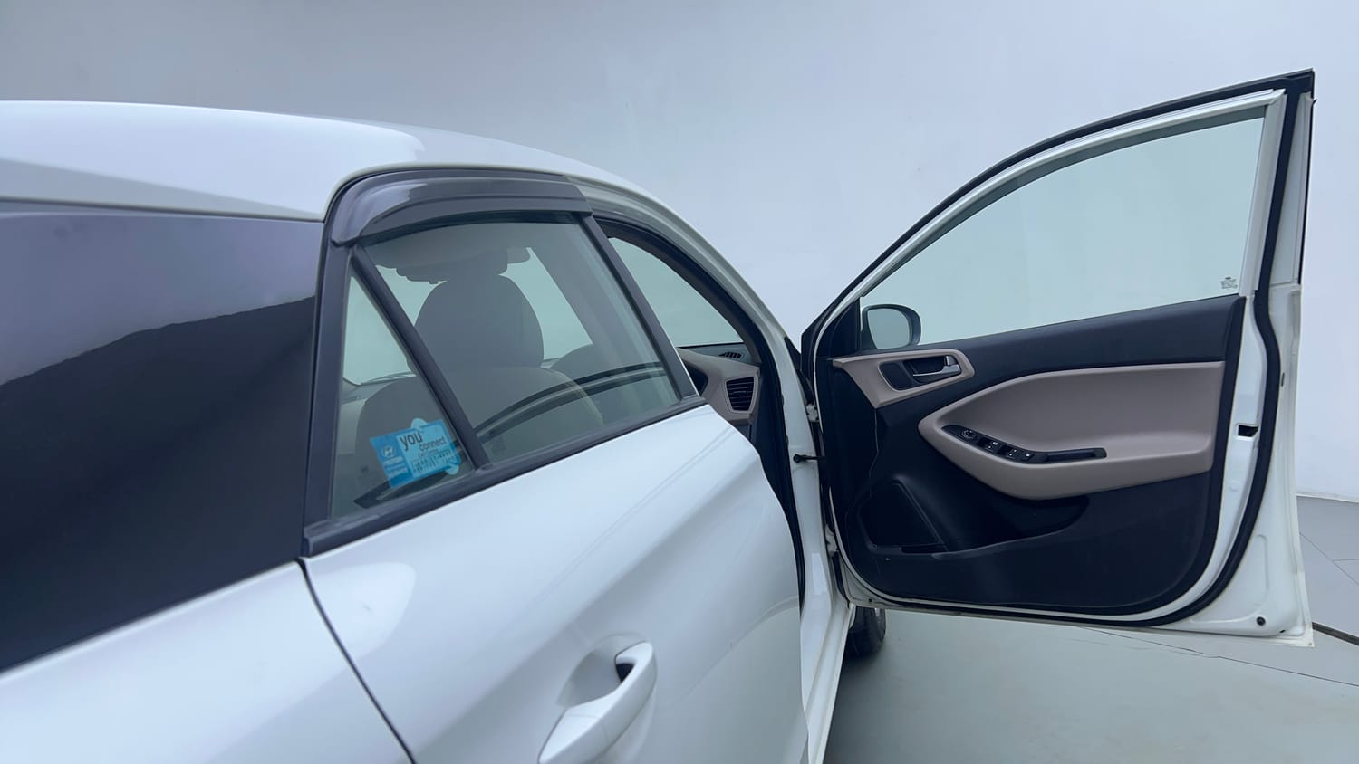 Used 2018 Hyundai Elite i20 Magna Executive 1.2 Petrol Manual interior RIGHT FRONT DOOR OPEN VIEW