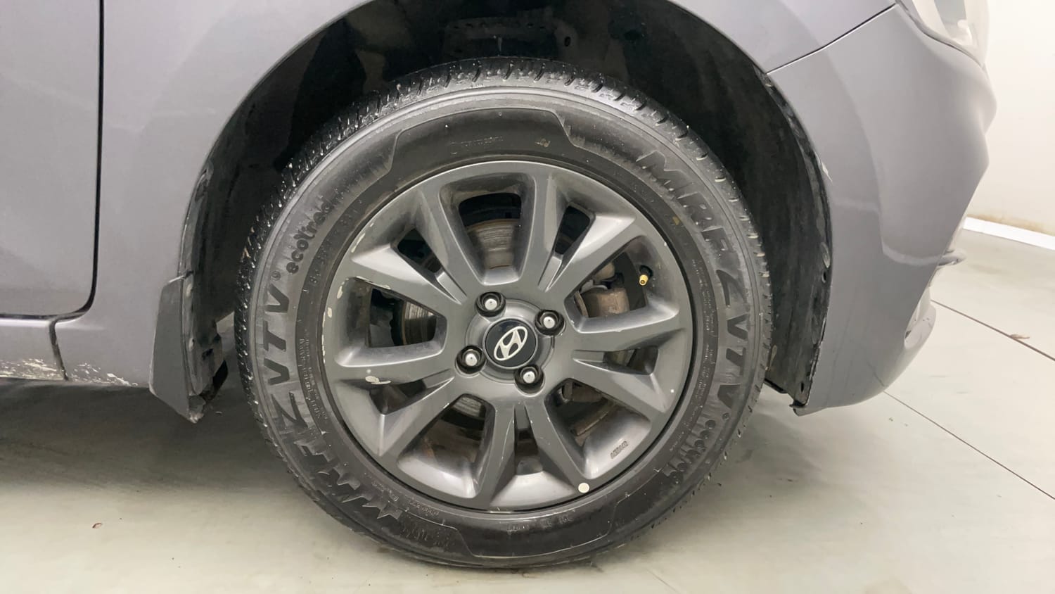 Used 2019 Hyundai Elite i20 Sportz Plus 1.2 Petrol Manual tyres RIGHT FRONT TYRE RIM VIEW