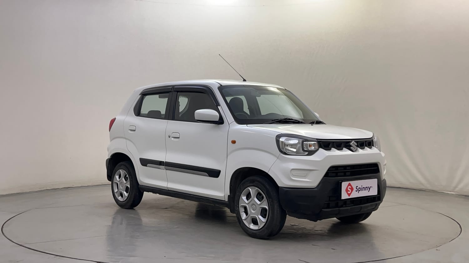 Used 2024 Maruti Suzuki S-Presso VXi Plus (O) AMT Petrol Automatic exterior RIGHT FRONT CORNER VIEW