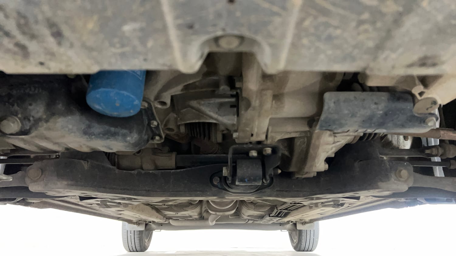 Used 2020 Hyundai Aura SX Plus 1.2 AMT Petrol Petrol Automatic extra FRONT LEFT UNDERBODY VIEW