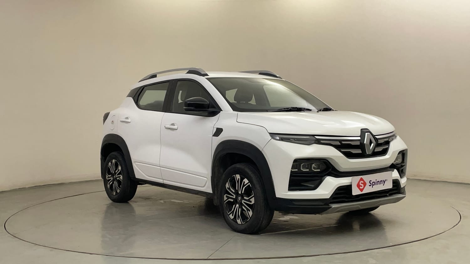 Used 2021 Renault Kiger RXT (O) MT Petrol Manual exterior RIGHT FRONT CORNER VIEW