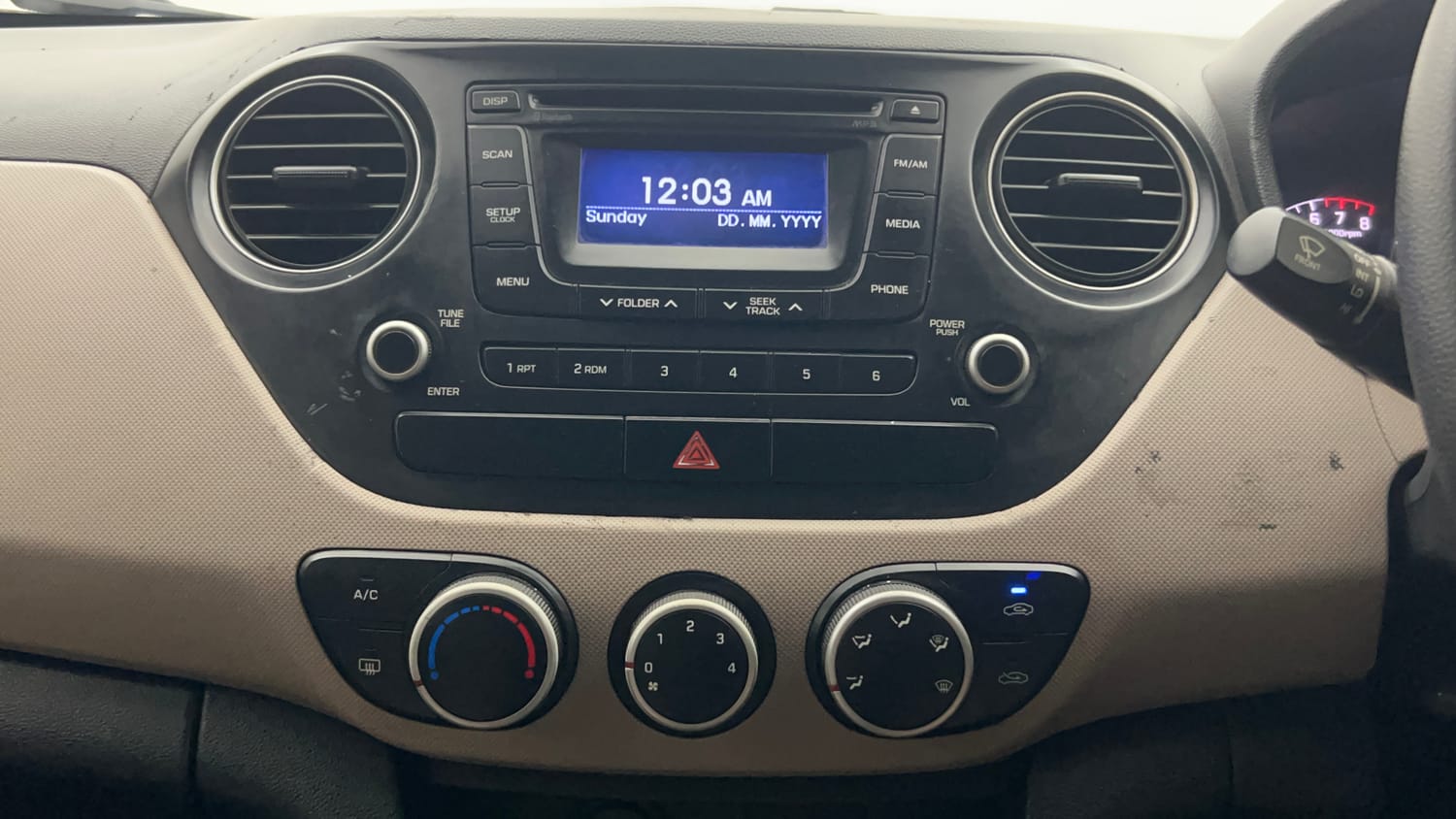 Used 2015 Hyundai Grand i10 Sportz 1.2 Kappa VTVT Petrol Manual top_features Integrated (in-dash) music system