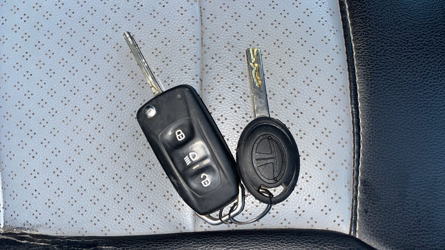 Used 2021 Tata Tiago XZA Plus Petrol Automatic extra CAR KEY VIEW