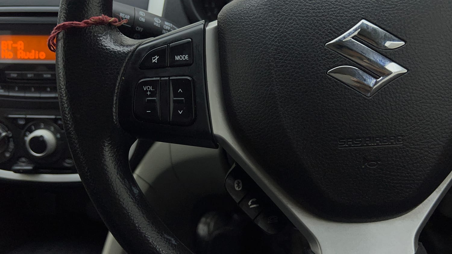 Used 2017 Maruti Suzuki Celerio ZXI (O) AMT Petrol Automatic top_features Steering mounted controls