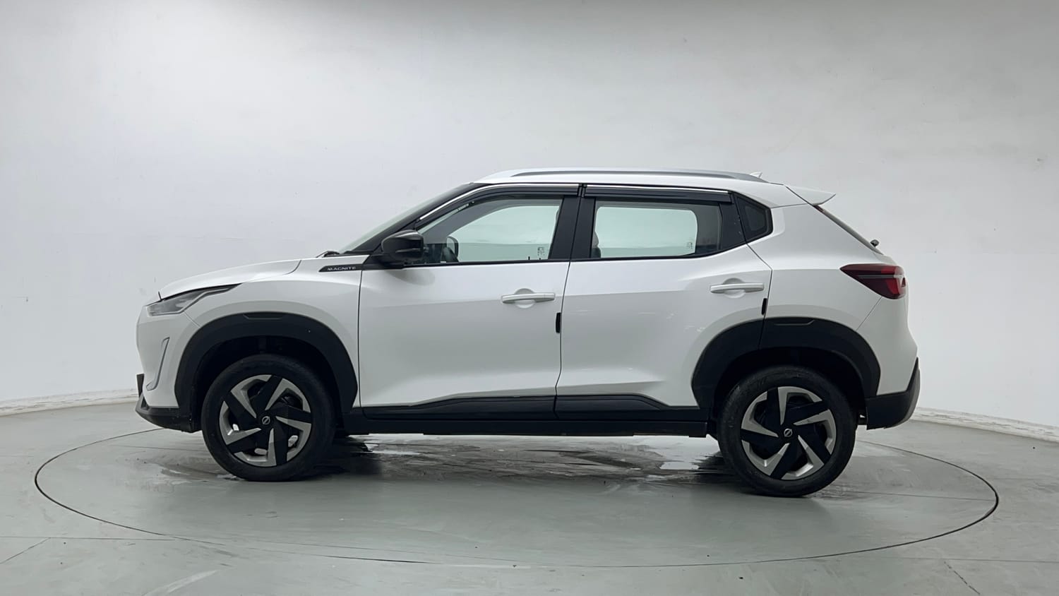 Used 2023 Nissan Magnite XL Petrol Manual exterior LEFT SIDE VIEW