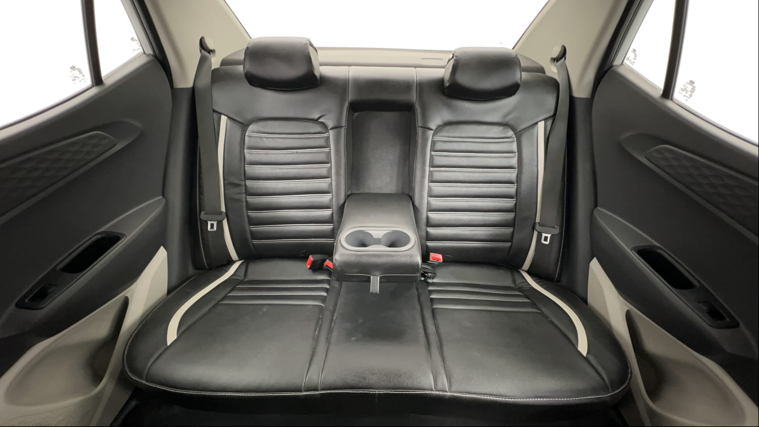 Used 2020 Hyundai Aura SX Plus 1.2 AMT Petrol Petrol Automatic interior REAR SEAT CONDITION VIEW