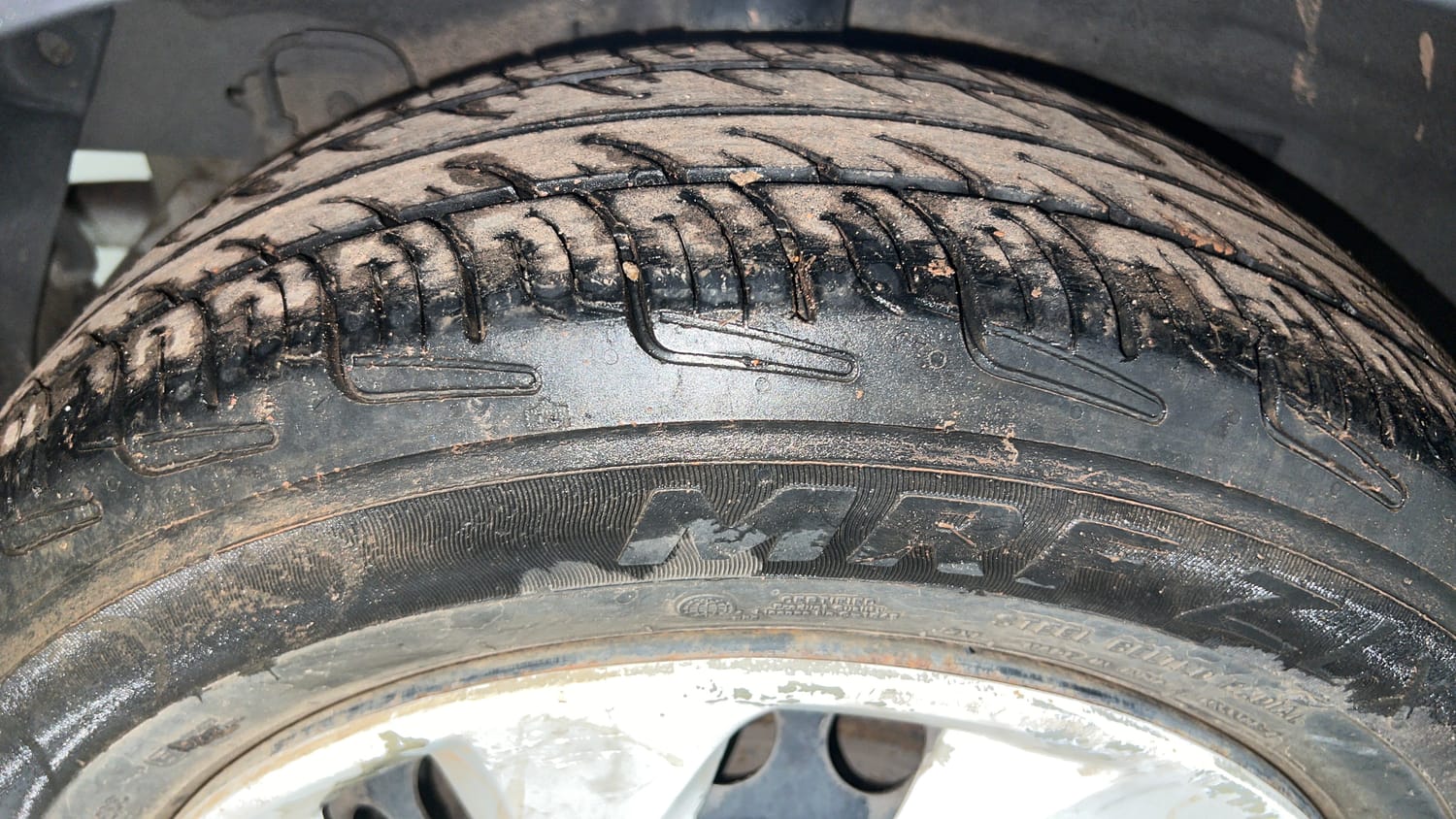 Used 2015 Hyundai Grand i10 Sportz 1.2 Kappa VTVT Petrol Manual tyres RIGHT REAR TYRE TREAD VIEW