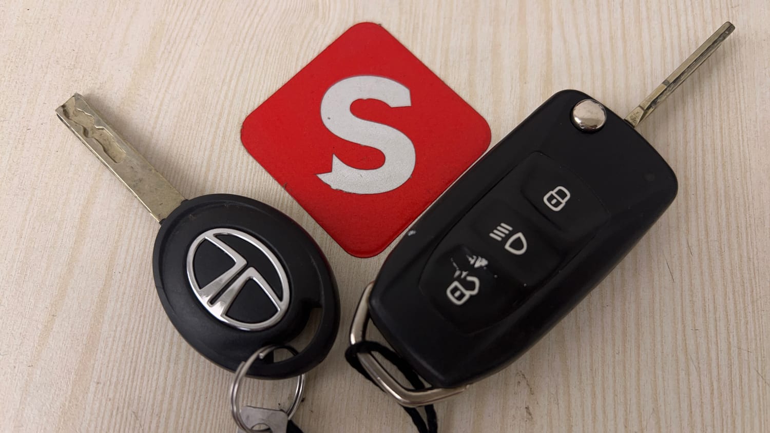 Used 2020 Tata Tiago XZ Plus Petrol Manual extra CAR KEY VIEW