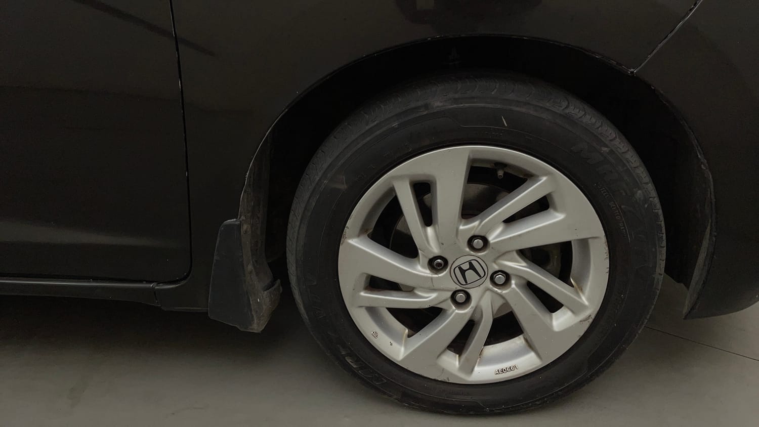 Used 2016 Honda Jazz VX Diesel Diesel Manual tyres RIGHT FRONT TYRE RIM VIEW