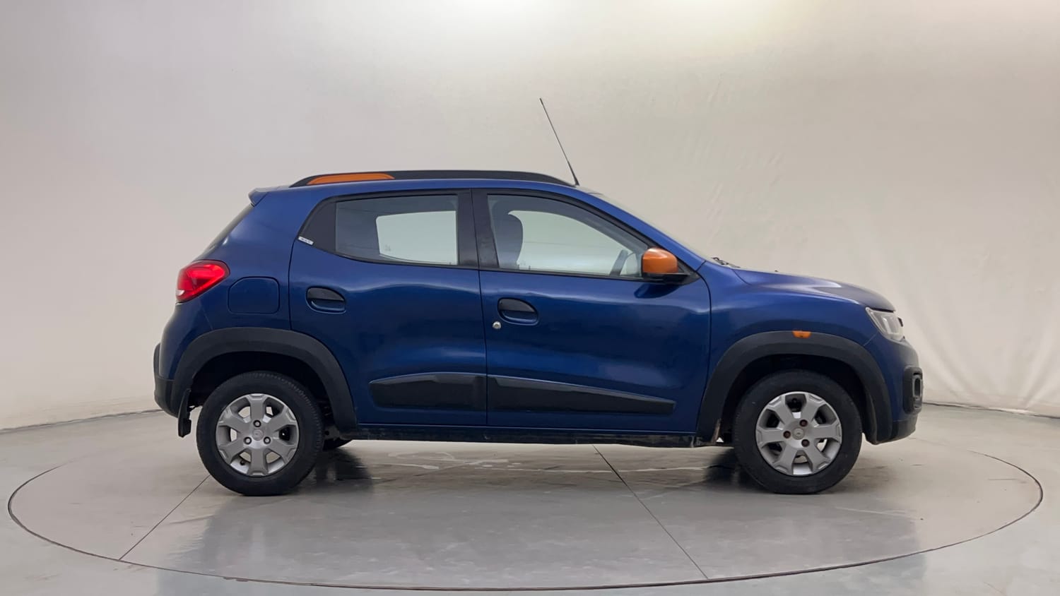 Used 2017 Renault Kwid CLIMBER 1.0 AMT Petrol Automatic exterior RIGHT SIDE VIEW