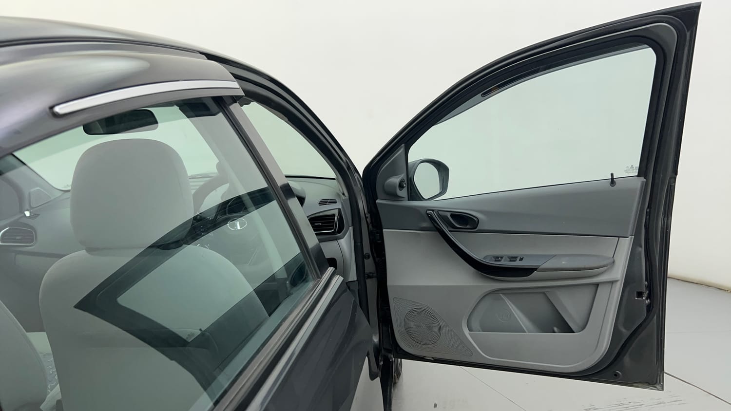 Used 2022 Tata Tigor XZ CNG Cng Manual interior RIGHT FRONT DOOR OPEN VIEW