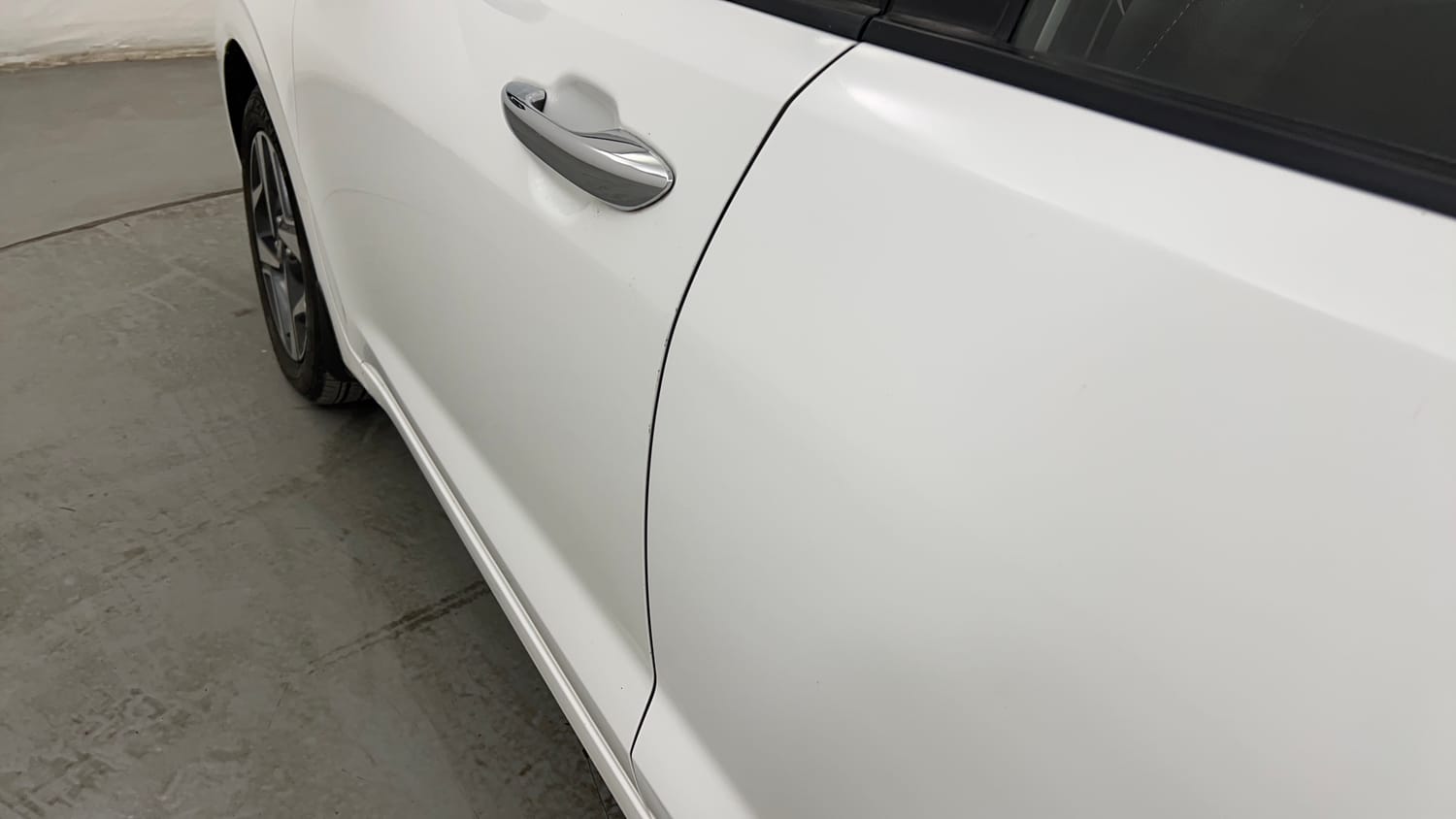 Used 2020 Hyundai Aura SX Plus 1.2 AMT Petrol Petrol Automatic dents MINOR SCRATCH