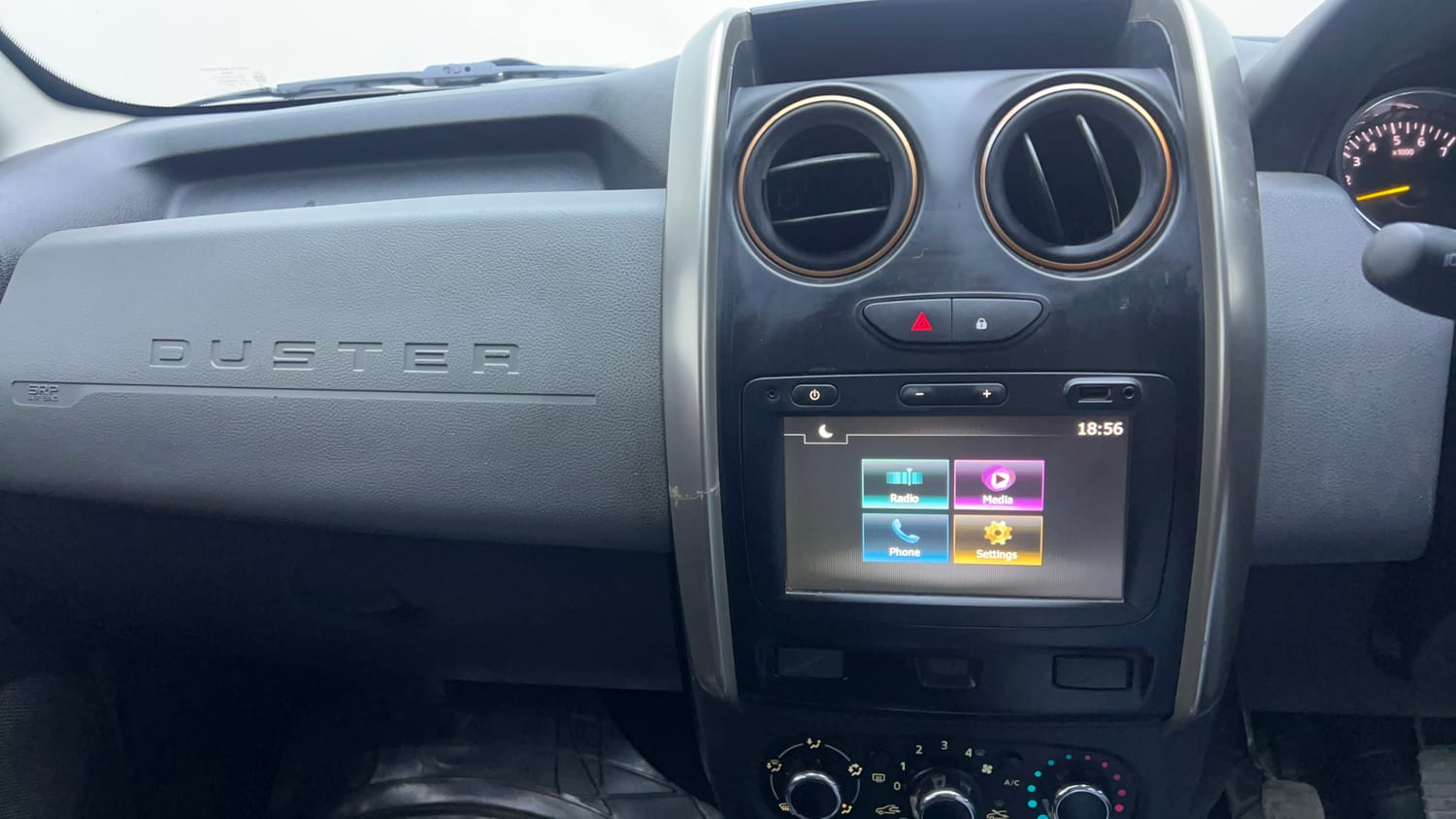 Used 2017 Renault Duster 85 PS RXS 4X2 MT Diesel Diesel Manual interior MUSIC SYSTEM & AC CONTROL VIEW