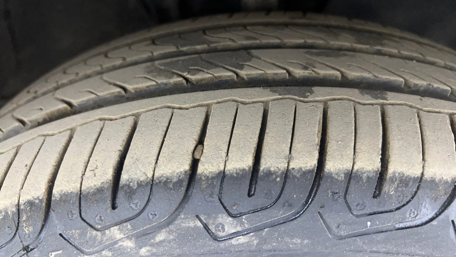 Used 2020 Volkswagen Polo Trendline 1.0L (P) Petrol Manual tyres RIGHT FRONT TYRE TREAD VIEW