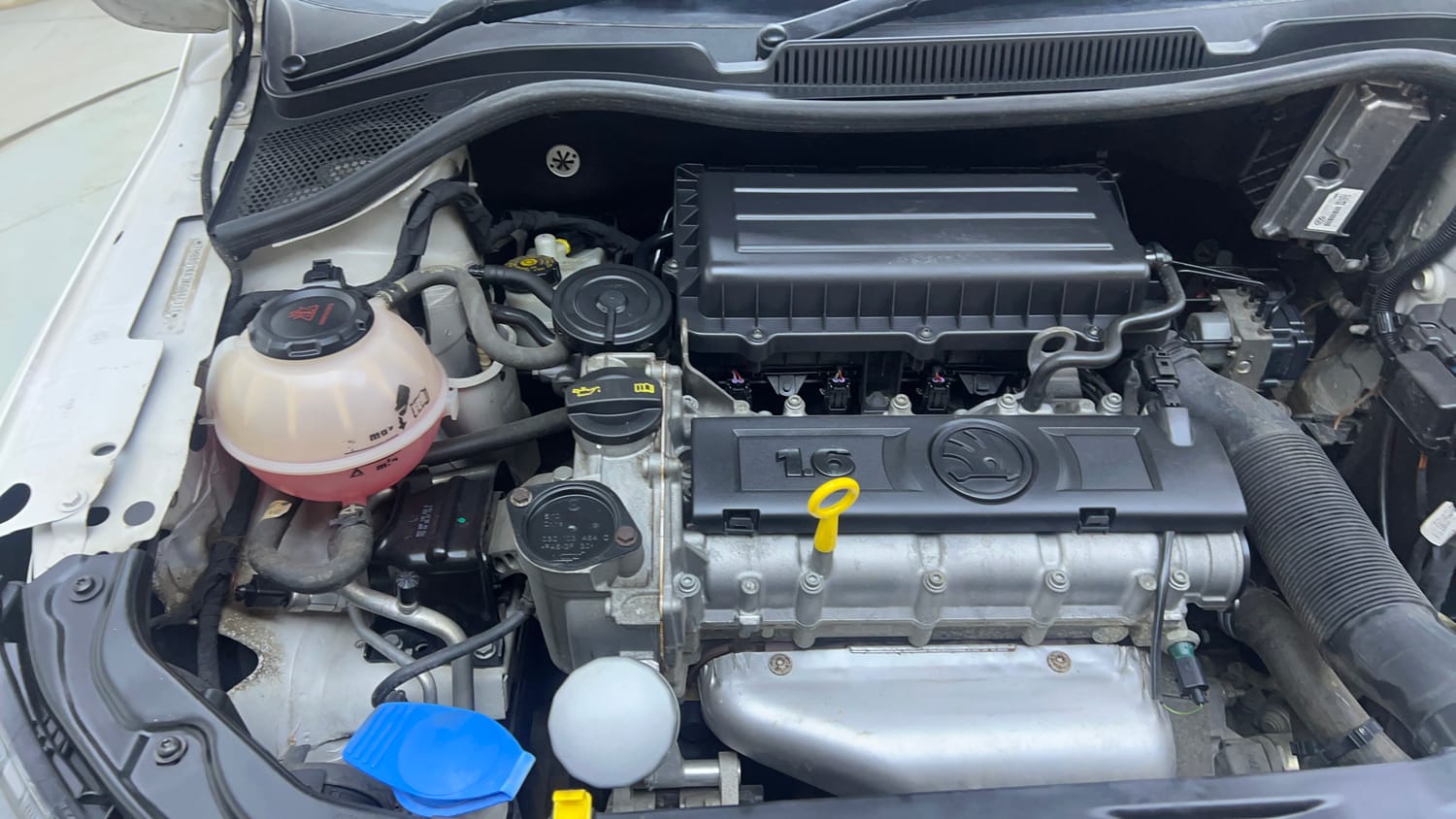 Used 2019 Skoda Rapid Active 1.6 MPI Petrol Manual engine ENGINE RIGHT SIDE VIEW