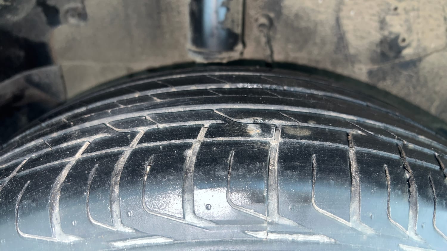 Used 2020 Tata Nexon XZA Plus (O) Dual Tone Petrol Automatic tyres RIGHT REAR TYRE TREAD VIEW