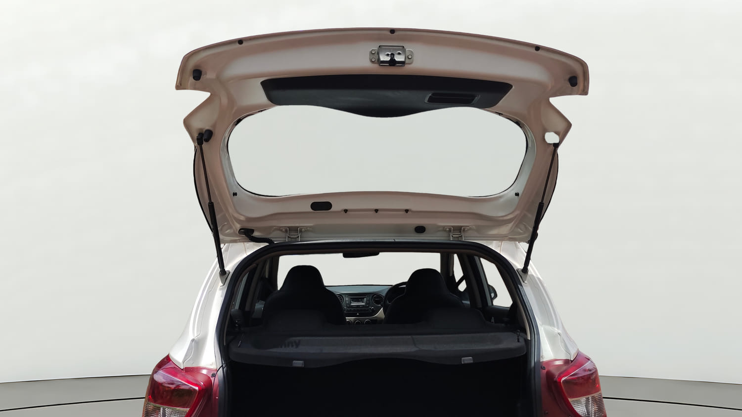 Used 2016 Hyundai Grand i10 Sportz 1.2 Kappa VTVT Petrol Manual interior DICKY DOOR OPEN VIEW