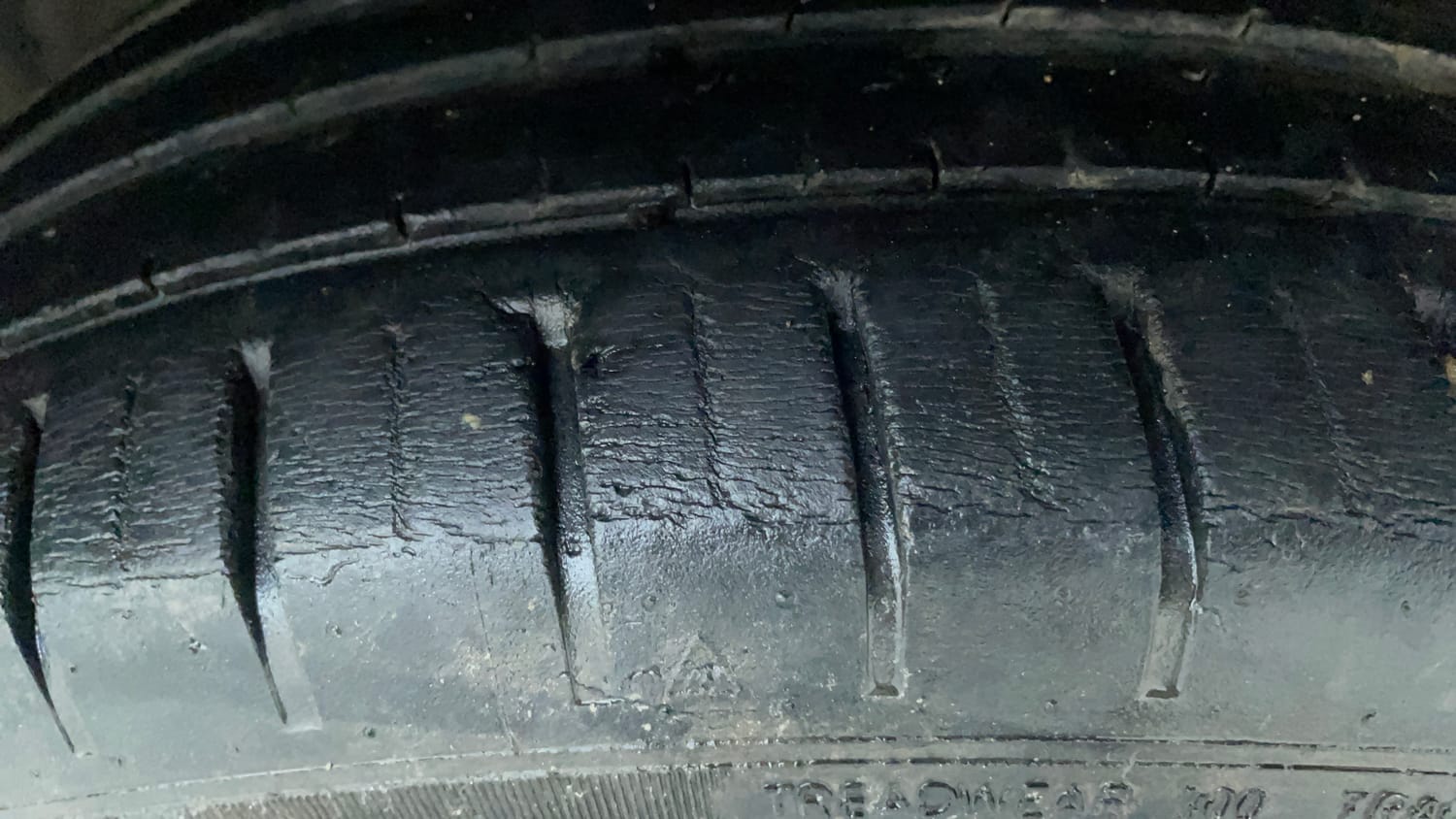 Used 2020 Maruti Suzuki Baleno Zeta Petrol Manual tyres RIGHT FRONT TYRE TREAD VIEW