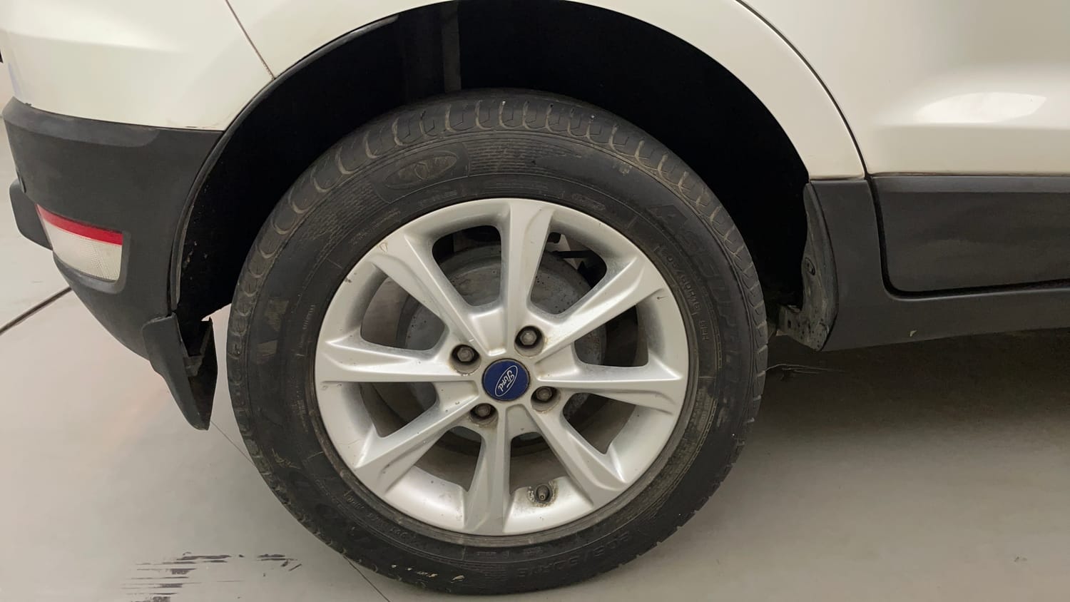 Used 2018 Ford EcoSport Titanium 1.5L Ti-VCT Petrol Manual tyres RIGHT REAR TYRE RIM VIEW