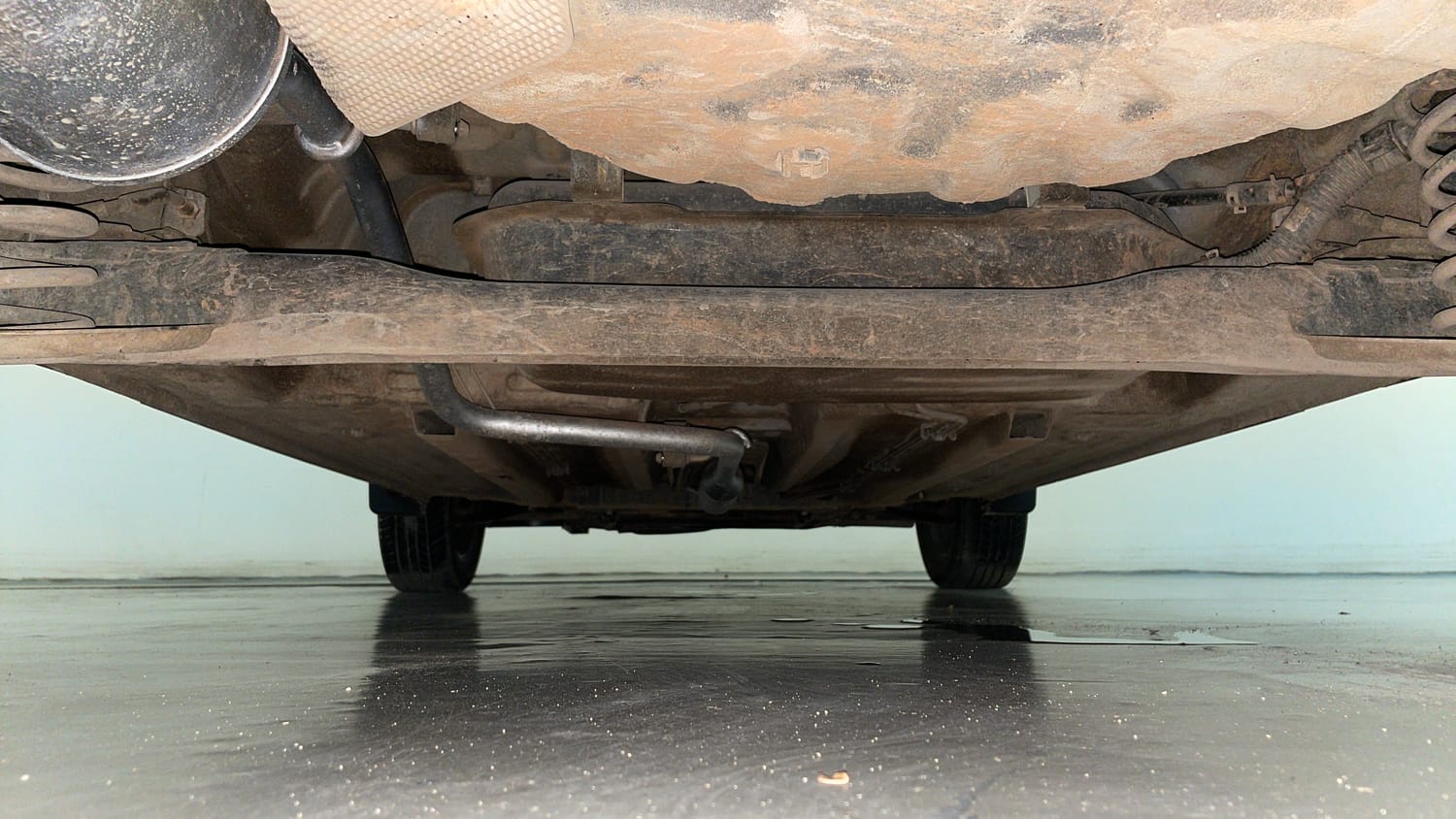 Used 2021 Renault Kiger RXT (O) MT Petrol Manual extra REAR UNDERBODY VIEW (TAKEN FROM REAR)