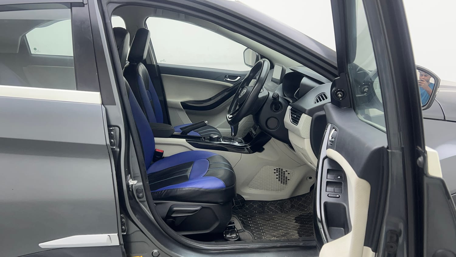 Used 2020 Tata Nexon XZA Plus (O) Dual Tone Petrol Automatic interior RIGHT SIDE FRONT DOOR CABIN VIEW
