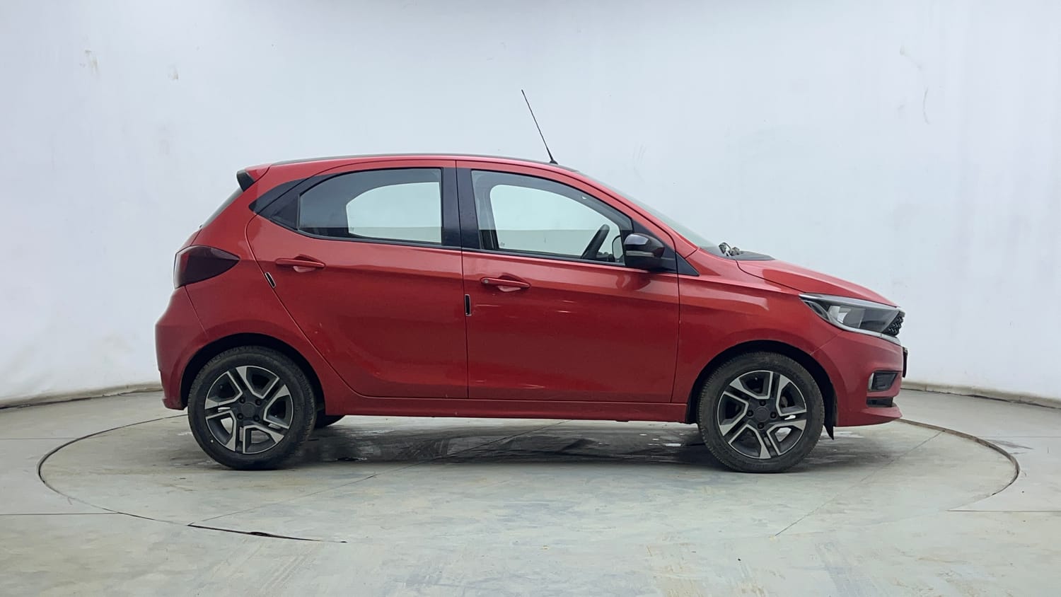 Used 2021 Tata Tiago XZA Plus Petrol Automatic exterior RIGHT SIDE VIEW