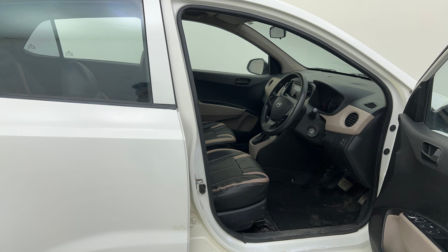 Used 2016 Hyundai Grand i10 Magna AT 1.2 Kappa VTVT Petrol Automatic interior RIGHT SIDE FRONT DOOR CABIN VIEW