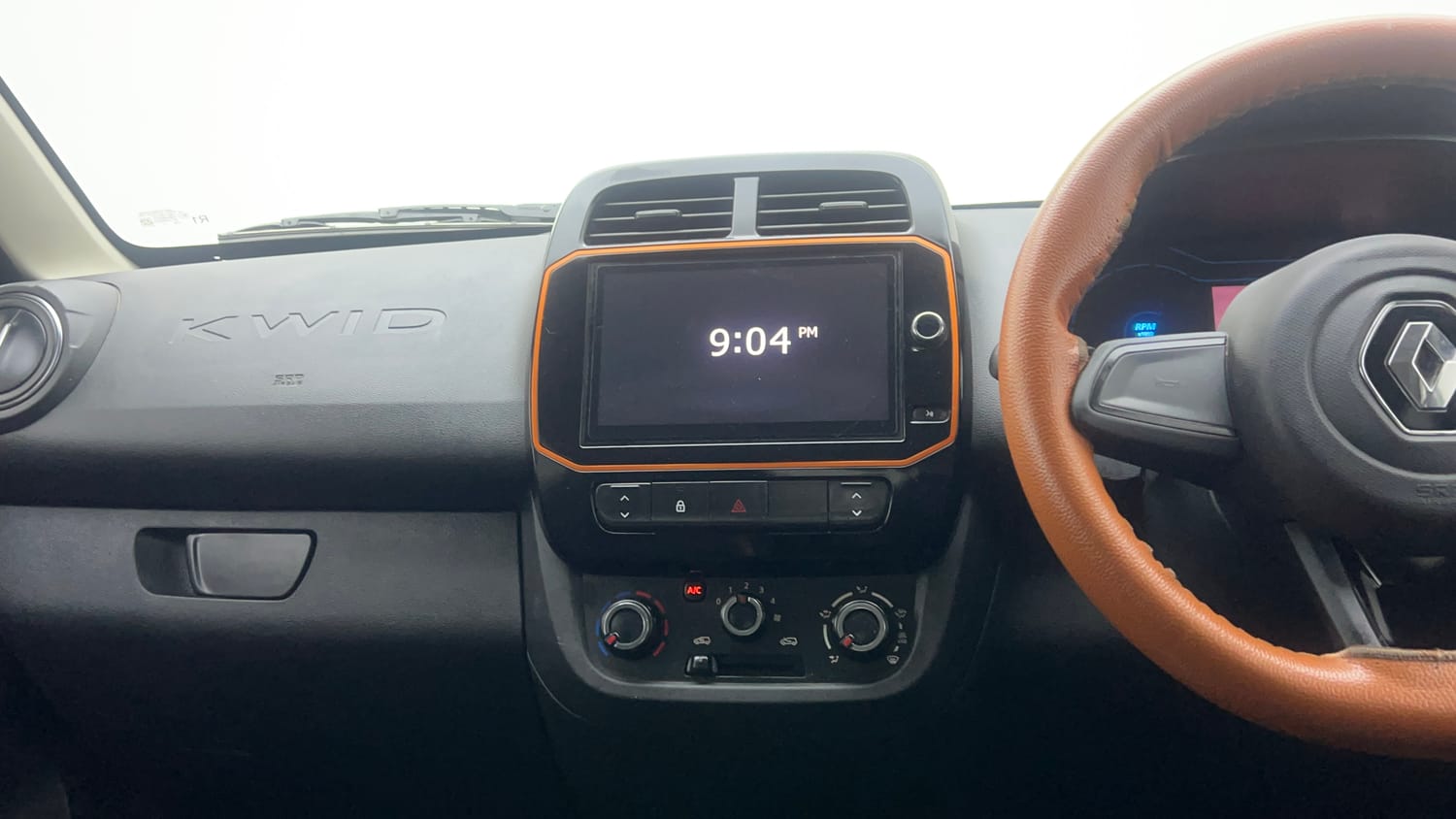 Used 2020 Renault Kwid CLIMBER 1.0 AMT Opt Petrol Automatic interior MUSIC SYSTEM & AC CONTROL VIEW