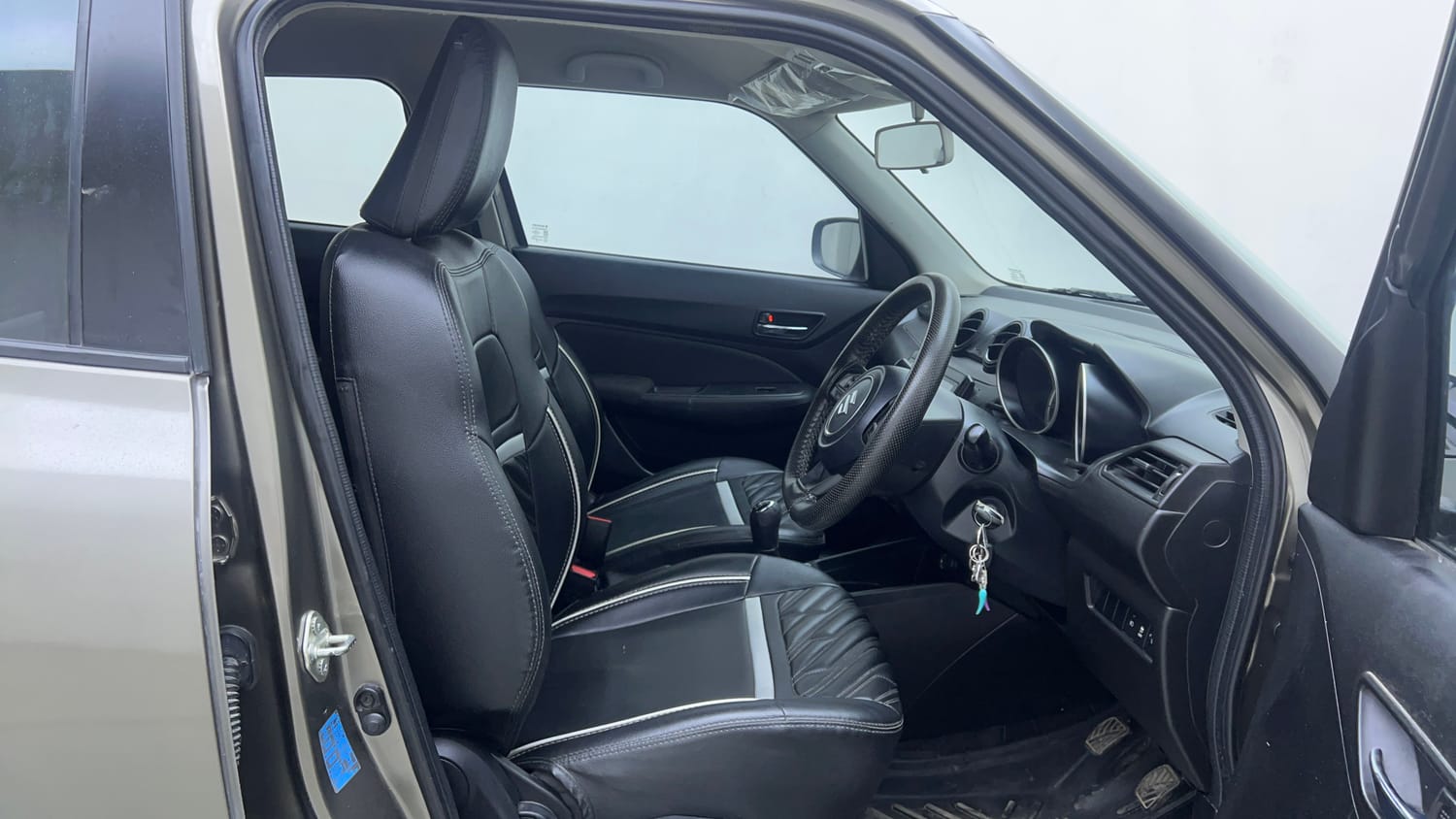 Used 2024 Maruti Suzuki Swift VXi Petrol Manual interior RIGHT SIDE FRONT DOOR CABIN VIEW