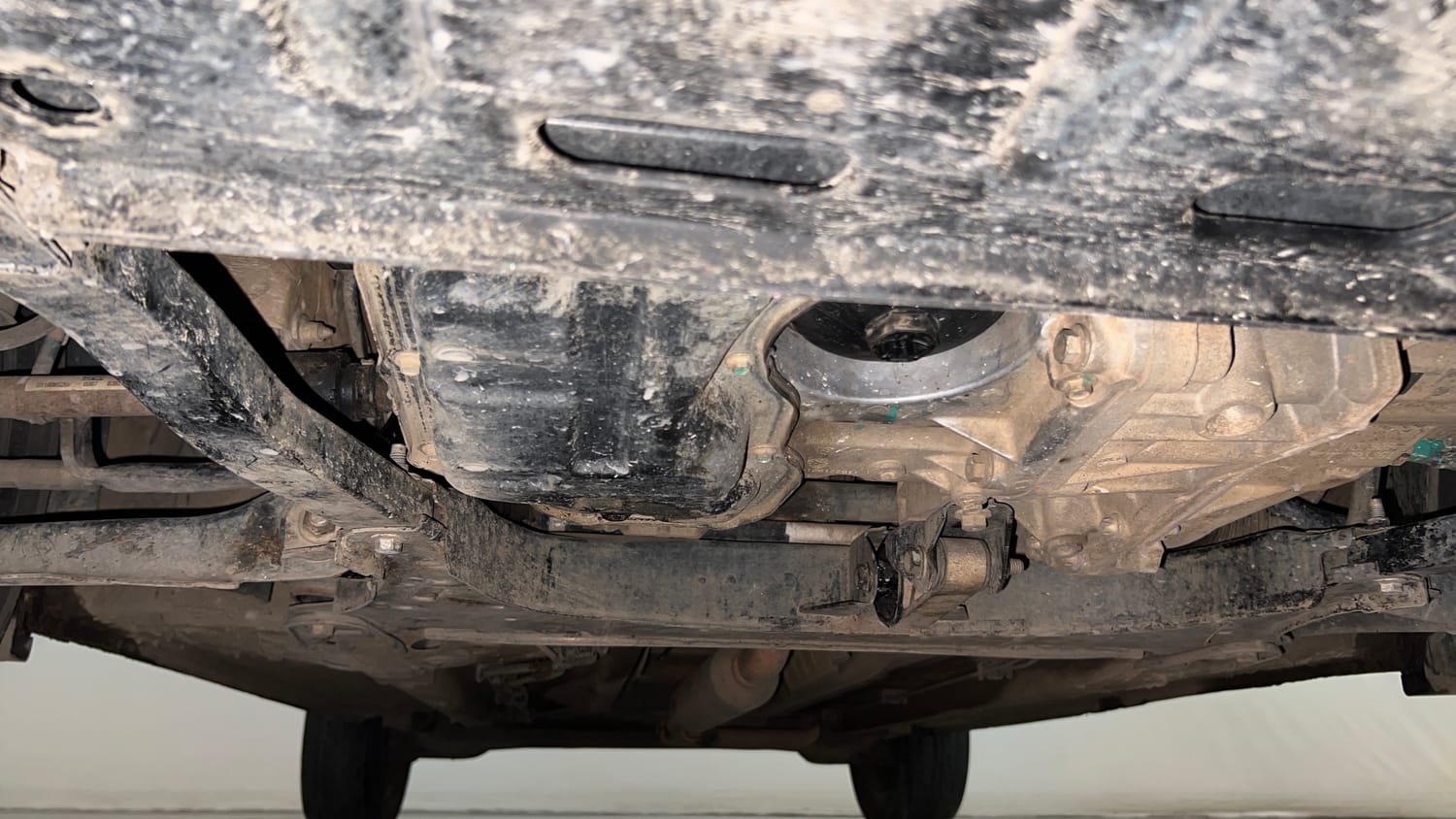 Used 2021 Renault Kiger RXZ 1.0 Turbo MT CNG (Outside Fitted) Cng Manual extra FRONT LEFT UNDERBODY VIEW
