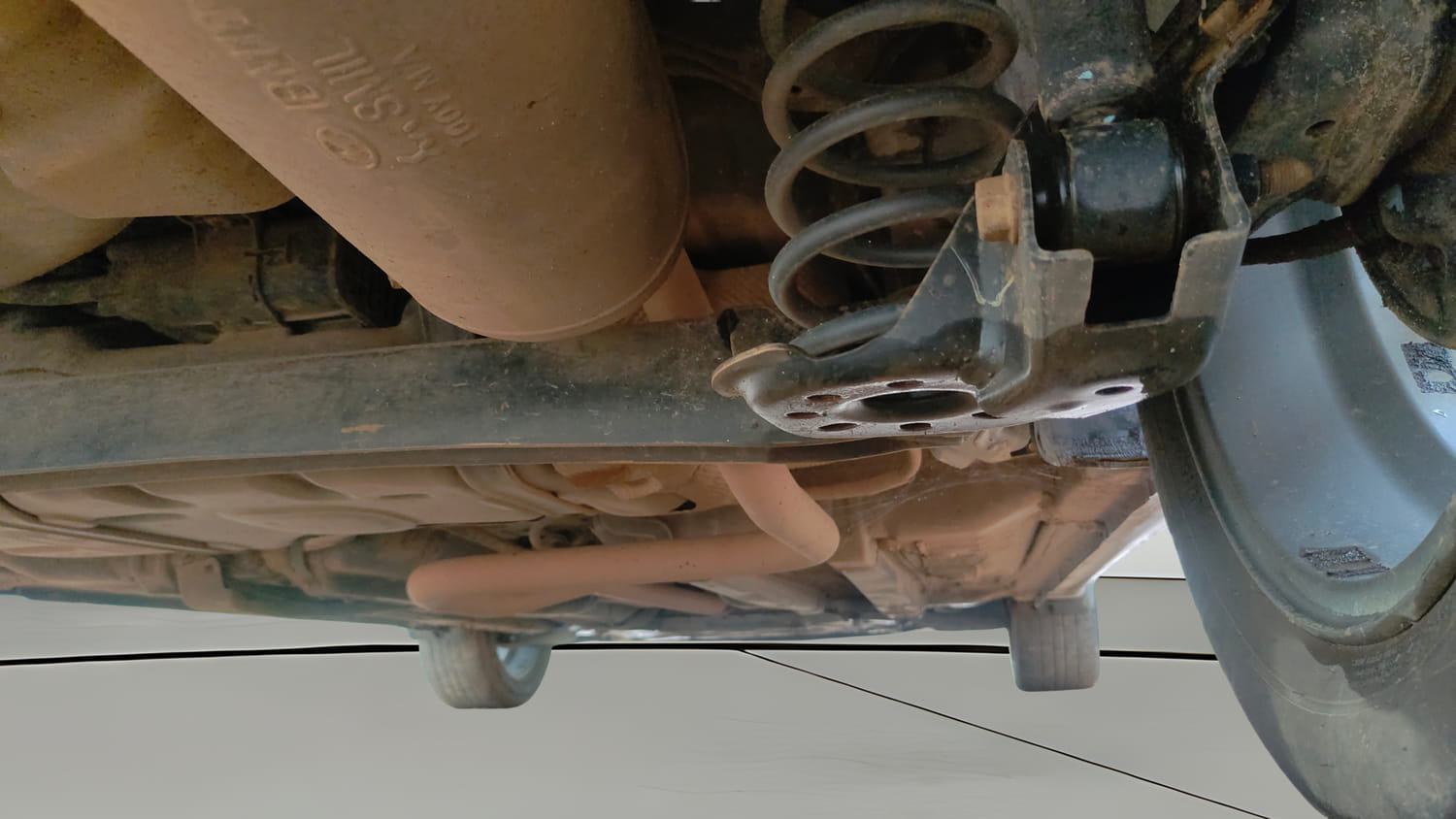 Used 2017 Hyundai Elite i20 Asta 1.2 (O) Petrol Manual extra REAR RIGHT UNDERBODY VIEW