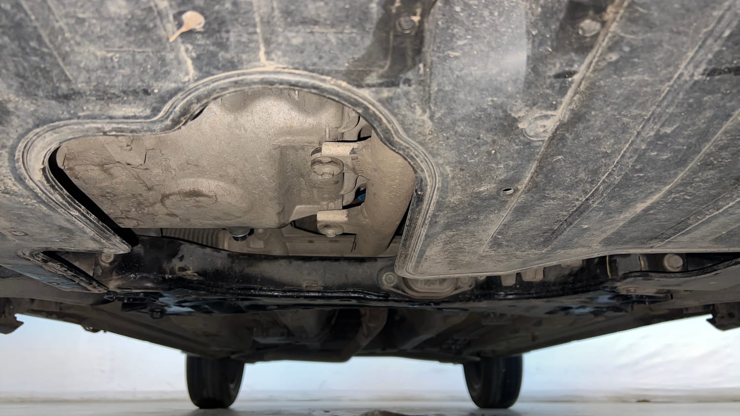 Used 2021 Kia Sonet GTX Plus 1.5 AT Diesel Automatic extra FRONT LEFT UNDERBODY VIEW